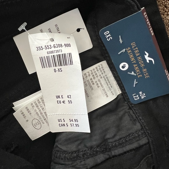 ULTRA HIGH-RISE BLACK SKINNY
ANKLE JEANS - Picture 5 of 6